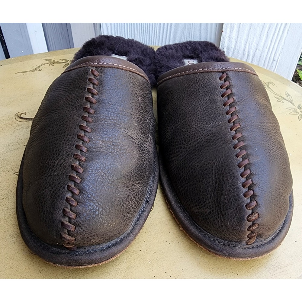 UGG Sz 10 Brown Leather Scuff Deco Mens Slipper S/N 1008548 Cozy Shearling Warm